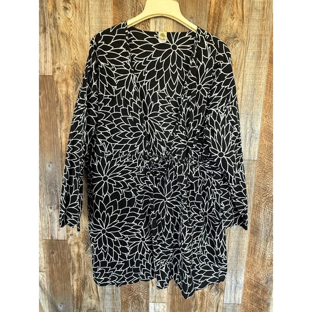 Islander Black & White Elastic Pull Floral Bathing Suit Coverup Women's 2X
